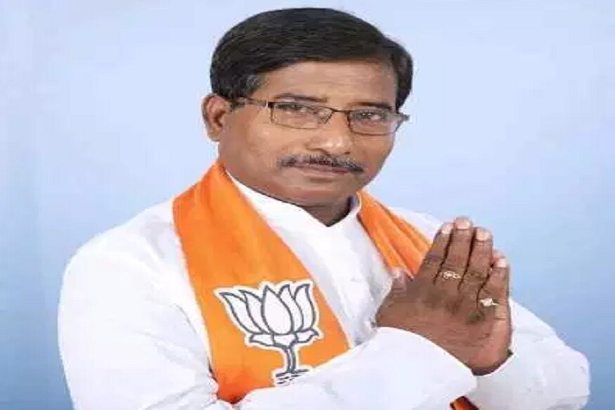 রানাঘাট কেন্দ্রে জয়ী বিজেপি প্রার্থী জগন্নাথ সরকার৷ ২ লক্ষ ৩৩ হাজার ৪২৮ ভোটে হারালেন তৃণমূল কংগ্রেস প্রার্থী রূপালি বিশ্বাসকে৷ রানাঘাট কেন্দ্রে জয়ী বিজেপি প্রার্থী জগন্নাথ সরকার৷ ২ লক্ষ ৩৩ হাজার ৪২৮ ভোটে হারালেন তৃণমূল কংগ্রেস প্রার্থী রূপালি বিশ্বাসকে৷