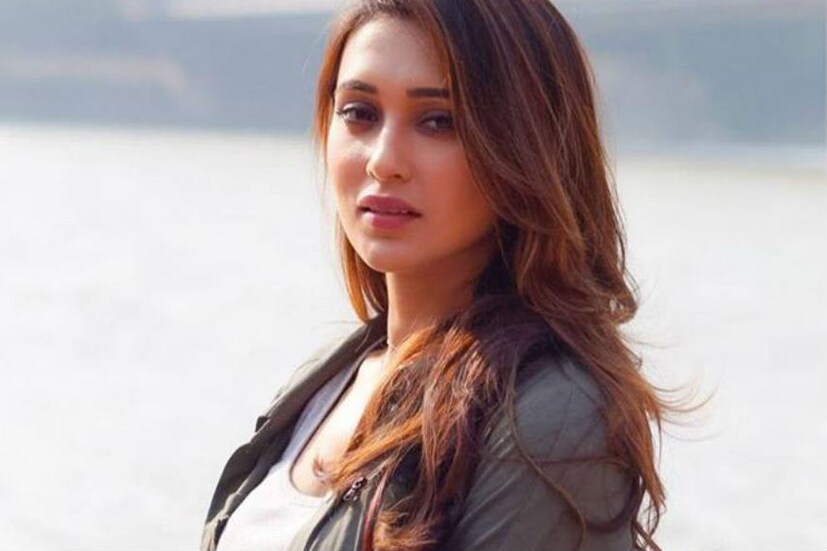 যাদবপুর কেন্দ্র থেকে ৪৭.৯১ শতাংশ হারে মোট ৬,৮৮,৪৭২ টি ভোট পেয়েছেন ৷ তাঁর নিকটতম প্রতিদ্বন্দ্বী বিজেপির প্রতিদ্বন্দ্বী অনুপম হাজরা ২৭.৩৭ শতাংশ হারে মোট ৩,৯৩,২৩৩ টি ভোট পেয়েছেন ৷ তৃতীয় স্থানে সিআইএম প্রার্থী বিকাশরঞ্জন ভট্টাচার্য ২১.০৪ শতাংশ হারে মোট ৩,০২,২৬৪ টি ভোট পেয়েছেন ৷ 