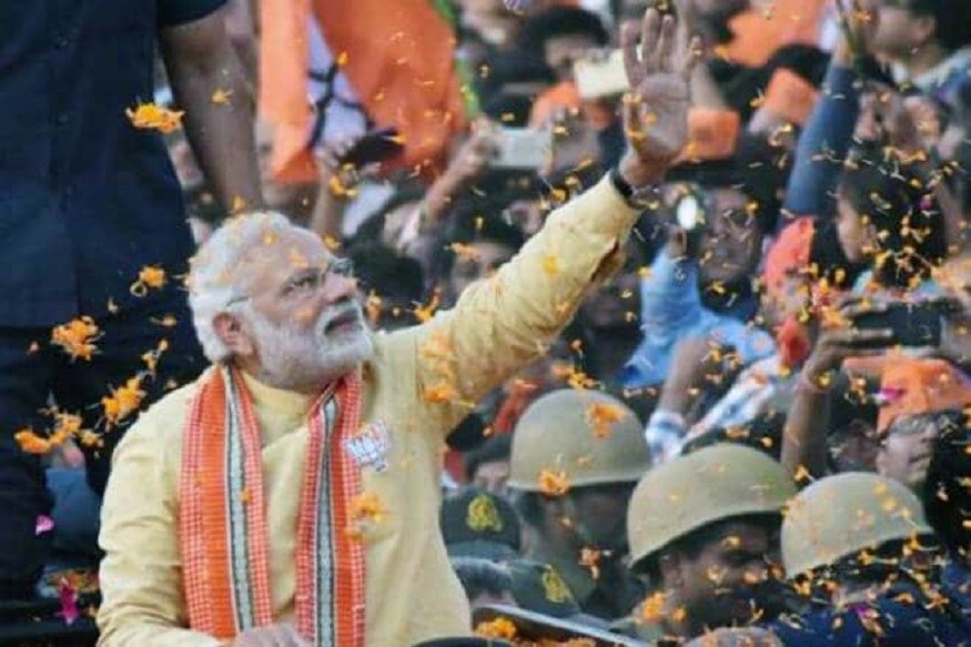 গতকালই তিনি মায়ের আশীর্বাদ নিয়েছেন ৷ আজ কাশী বিশ্বনাথ মন্দিরে পুজো দিতে যাচ্ছেন হবু প্রধানমন্ত্রী নরেন্দ্র মোদি ৷ ফাইল ছবি ৷ গতকালই তিনি মায়ের আশীর্বাদ নিয়েছেন ৷ আজ কাশী বিশ্বনাথ মন্দিরে পুজো দিতে যাচ্ছেন হবু প্রধানমন্ত্রী নরেন্দ্র মোদি ৷ ফাইল ছবি ৷