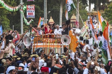 মোদি গড় বারাণসীতে প্রিয়াঙ্কা গান্ধির রোড শোতে জনজোয়ার