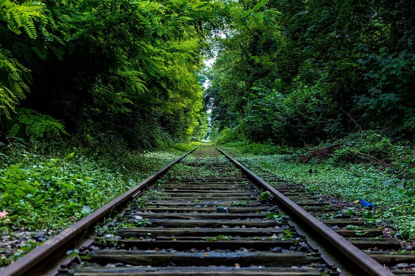 • ৫ অক্টোবর (সপ্তমী)- রিজার্ভেশনের দিন ৭ জুন ৷