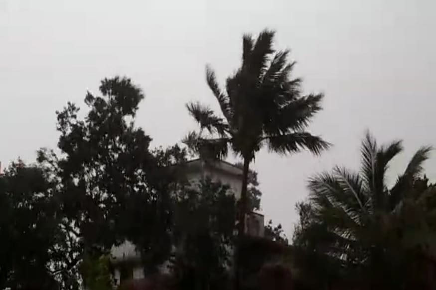 • বিশেষ করে প্রাণ ওষ্ঠাগত হওয়ারর জোগাড় দক্ষিণবঙ্গের মানুষদের ৷ ফণী চলে যাওয়ার পর থেকেই বেড়েছে তাপমাত্রার পারদ ৷ অথছ বৃষ্টি হয়নি এক ফোঁটাও ৷ • বিশেষ করে প্রাণ ওষ্ঠাগত হওয়ারর জোগাড় দক্ষিণবঙ্গের মানুষদের ৷ ফণী চলে যাওয়ার পর থেকেই বেড়েছে তাপমাত্রার পারদ ৷ অথছ বৃষ্টি হয়নি এক ফোঁটাও ৷