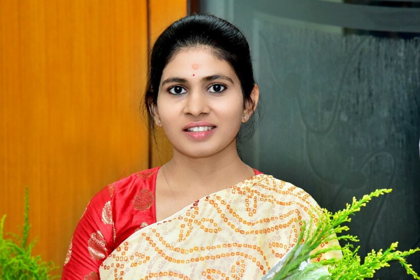 রক্ষা খড়সে ওরফে খড়সে আর নিখিল মহারাষ্ট্রের রাবের আসন থেকে জয়ী হয়েছেন তাঁর বয়স ৩১ বছর ৷ 