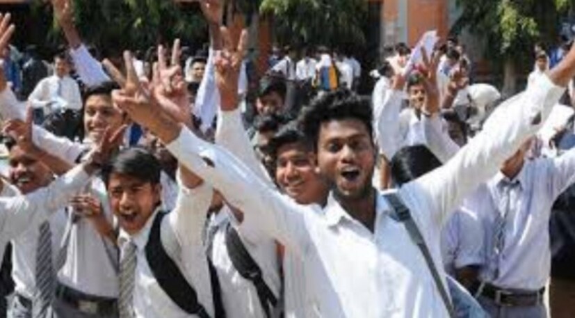 পরীক্ষার রেজাল্ট জানা যাবে যে ওয়েবসাইটগুলিতে :  www.wbbse.org, www.exametc.com ফল জানা যাবে www.indiaresult.com-এ  www.results.shiksha,www.schools9.com www.vidyavision.com,www.jagaranjosh.com www.newsnation.com-এও জানা যাবে ফল    