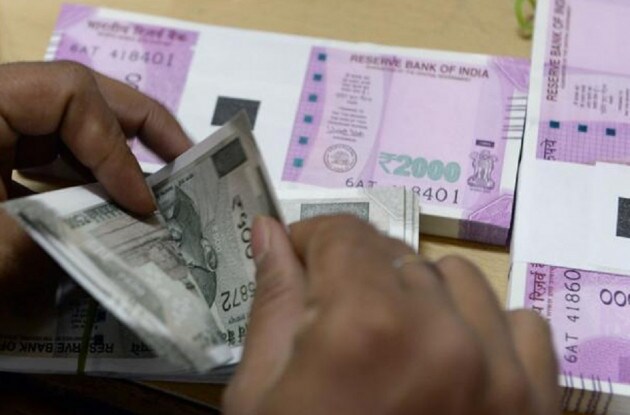 আবেদন করবেন কী করে ?EPFO ওয়েবসাইট আপনি আপনার নিকটবর্তী CSC সংক্রান্ত জানতে পারবেন ৷ এছাড়া LIC এর ব্রাঞ্চ অফিস, ESIC, EPFO কেন্দ্র বা রাজ্য সরকারের লেবর অফিসে গিয়েও CSC সেন্টারের ঠিকানা জানতে পারবেন ৷ আবেদন করবেন কী করে ?EPFO ওয়েবসাইট আপনি আপনার নিকটবর্তী CSC সংক্রান্ত জানতে পারবেন ৷ এছাড়া LIC এর ব্রাঞ্চ অফিস, ESIC, EPFO কেন্দ্র বা রাজ্য সরকারের লেবর অফিসে গিয়েও CSC সেন্টারের ঠিকানা জানতে পারবেন ৷