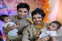 যমজ সন্তানকে সবার সামনে নিয়ে এলেন সম্রাট-ময়না যমজ সন্তানকে সবার সামনে নিয়ে এলেন সম্রাট-ময়না