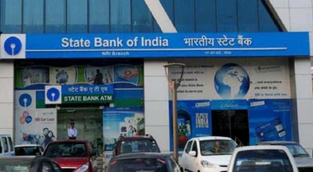 এমসিএলআর কমানোর জেরে সাধারণ মানুষের যেটা সবচেয়ে বেশি সুবিধা হতে চলেছে সেটা হল তাদের লোন সস্তা হয়ে যাবে এবং আগের তুলনায় কম EMI দিতে হবে ৷ ১০ এপ্রিল ব্যাঙ্ক সুদের হার ০.১০ শতাংশ কমিয়ে ছিল ৷ রিজার্ভ ব্যাঙ্কের রেপো রেট ০.২৫ শতাংশ কমানোর সিদ্ধান্ত নেওয়া হয়েছিল ৷ এরপর একাধিক সরকারি ব্যাঙ্ক তাদের সুদের হার কমানোর ঘোষণা করেছিল ৷ আরবিআই-এর পরবর্তী বৈঠক জুন মাসে ৷ এমসিএলআর কমানোর জেরে সাধারণ মানুষের যেটা সবচেয়ে বেশি সুবিধা হতে চলেছে সেটা হল তাদের লোন সস্তা হয়ে যাবে এবং আগের তুলনায় কম EMI দিতে হবে ৷ ১০ এপ্রিল ব্যাঙ্ক সুদের হার ০.১০ শতাংশ কমিয়ে ছিল ৷ রিজার্ভ ব্যাঙ্কের রেপো রেট ০.২৫ শতাংশ কমানোর সিদ্ধান্ত নেওয়া হয়েছিল ৷ এরপর একাধিক সরকারি ব্যাঙ্ক তাদের সুদের হার কমানোর ঘোষণা করেছিল ৷ আরবিআই-এর পরবর্তী বৈঠক জুন মাসে ৷