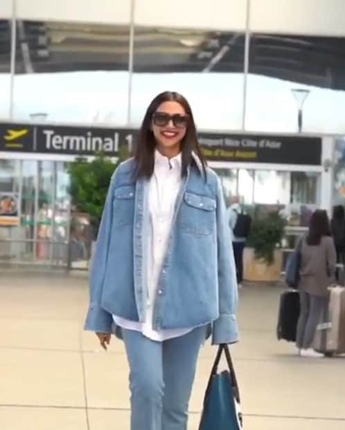 • এয়ারপোর্ট লুকের জন্য দীপিকা বেছে নিয়েছিলেন হেড টু টো ডেনিম আউটফিট ৷ সঙ্গে ব্লাড রেড হিলস ছিল নজরকাড়া ৷ ছবি: ইনস্টাগ্রাম ৷