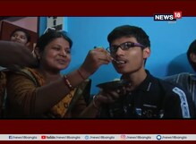 সাফল্যের খবর পেয়েই মিষ্টিমুখ মাধ্যমিকে অষ্টম স্থান অধিকারী পুষ্কর ঘোষের সাফল্যের খবর পেয়েই মিষ্টিমুখ মাধ্যমিকে অষ্টম স্থান অধিকারী পুষ্কর ঘোষের