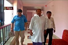 খোশমেজাজে সুব্রত মুখোপাধ্যায় খোশমেজাজে সুব্রত মুখোপাধ্যায়