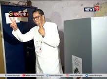 ভোট দিলেন দক্ষিণ কলকাতার বিজেপি প্রার্থী চন্দ্র বসু ভোট দিলেন দক্ষিণ কলকাতার বিজেপি প্রার্থী চন্দ্র বসু