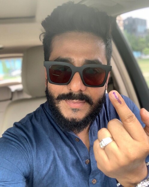 ♦ ভোট দেন রাজ চক্রবর্তী ৷