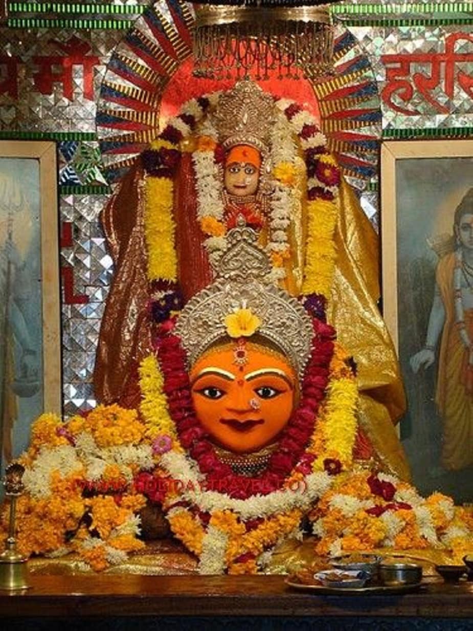 ♦ দেবী মঙ্গলচণ্ডীর পুজো করলে জীবনে মঙ্গল আসে ৷ থাকে না আর কোনও বাধা ৷ জৈষ্ঠ্য মাসের প্রতি মঙ্গলবার মা চণ্ডীর আরাধনা করা হয় বলে এই ব্রতের নাম মঙ্গল চণ্ডী ব্রত ৷ জীবনে শ্রেষ্ঠ মাঙ্গল্যের প্রতিষ্ঠার জন্য এই ব্রতের উদযাপন ৷ ♦ দেবী মঙ্গলচণ্ডীর পুজো করলে জীবনে মঙ্গল আসে ৷ থাকে না আর কোনও বাধা ৷ জৈষ্ঠ্য মাসের প্রতি মঙ্গলবার মা চণ্ডীর আরাধনা করা হয় বলে এই ব্রতের নাম মঙ্গল চণ্ডী ব্রত ৷ জীবনে শ্রেষ্ঠ মাঙ্গল্যের প্রতিষ্ঠার জন্য এই ব্রতের উদযাপন ৷