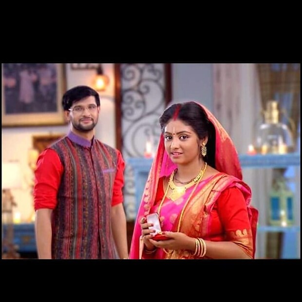 • শুরু থেকেই হিট এই সিরিয়াল ৷ শ্যামার আর নিখিলের মান-অভিমান, ঝড়ঝঞ্ঝা, প্রেম-ভালবাসা টিআরপি রেটিংয়েও উপরের দিকে ৷ ছবি: ইনস্টাগ্রাম ৷