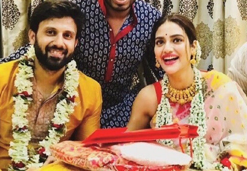 ♦ তবে, বরফ গলতে দুটো বছর লেগে গেল ৷ অবশেষে সম্পর্কে আসা ৷ আর শেষ অবধি শুভ পরিণয় ৷ সব মিলিয়ে দম্পতি এখন চূড়ান্ত রোম্যান্সে মজেছেন ৷  ছবি: ইনস্টাগ্রাম ৷