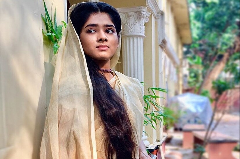 • ‘করুণাময়ী রানি রাসমণি’ এখনও টিআরপি-র নিরিখে প্রথম বা দ্বিতীয় স্থান দখল করে রেখেছে ৷ আর সেই মেগা সিরিয়ালের প্রধান ভূমিকায় রয়েছেন দ্বাদশ শ্রেণির ছাত্রী দিতিপ্রিয়া রায় ৷ ছবি: ইনস্টাগ্রাম ৷