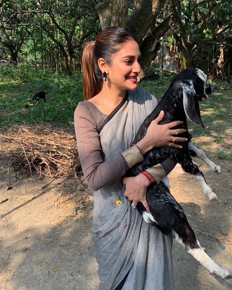 • ভোটে জিতেই বসিরহাটবাসীকে শুভেচ্ছা ও অভিনন্দন জানিয়েছিলেন নুসরত ৷ তাঁকে ভোট দেওয়ার জন্য ধন্যবাদও জানান ৷ ছবি: ইনস্টাগ্রাম ৷ • ভোটে জিতেই বসিরহাটবাসীকে শুভেচ্ছা ও অভিনন্দন জানিয়েছিলেন নুসরত ৷ তাঁকে ভোট দেওয়ার জন্য ধন্যবাদও জানান ৷ ছবি: ইনস্টাগ্রাম ৷