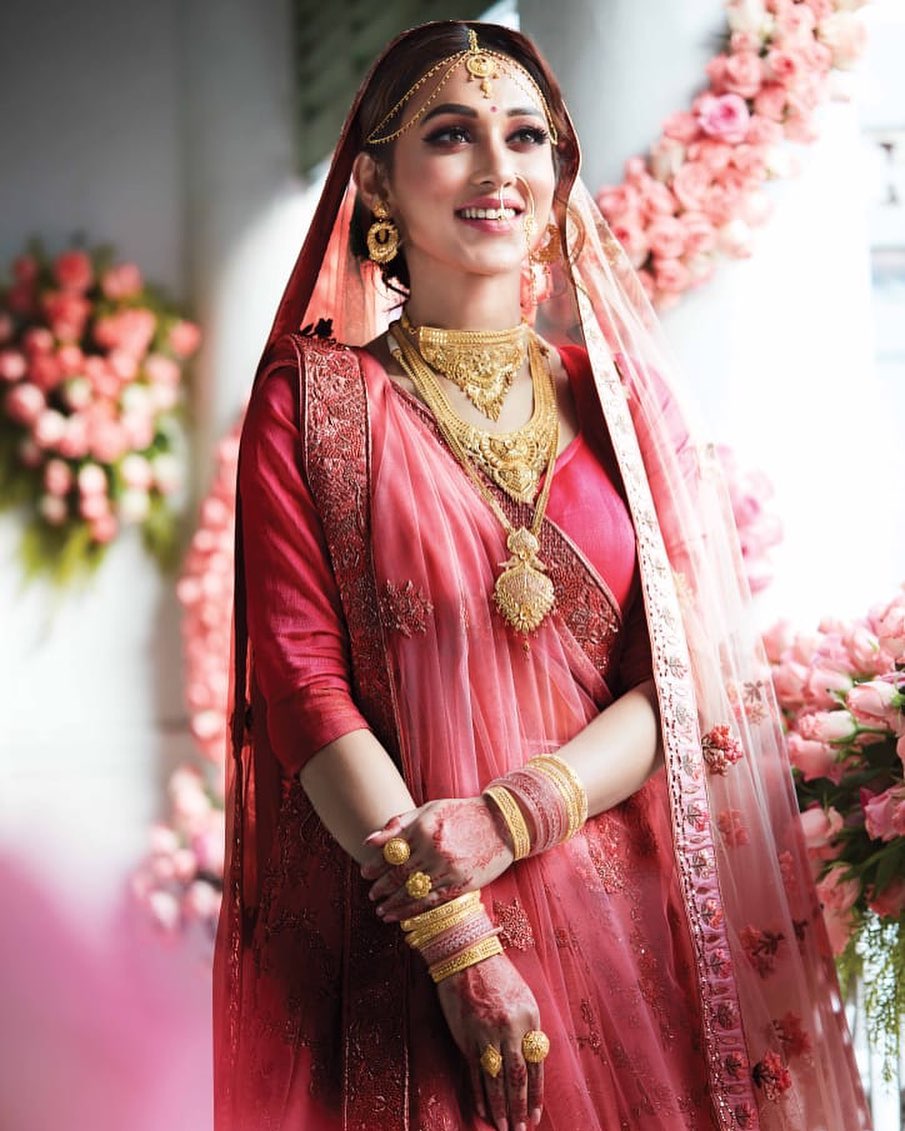 • তবে সম্প্রতি যে ছবিটি পোস্ট করেছেন মিমি, তাতে দেখা যাচ্ছে অন্য ছবি ৷ অন্যরকম প্রশ্নও দানা বাঁধছে ৷ ছবি: ইনস্টাগ্রাম ৷ • তবে সম্প্রতি যে ছবিটি পোস্ট করেছেন মিমি, তাতে দেখা যাচ্ছে অন্য ছবি ৷ অন্যরকম প্রশ্নও দানা বাঁধছে ৷ ছবি: ইনস্টাগ্রাম ৷
