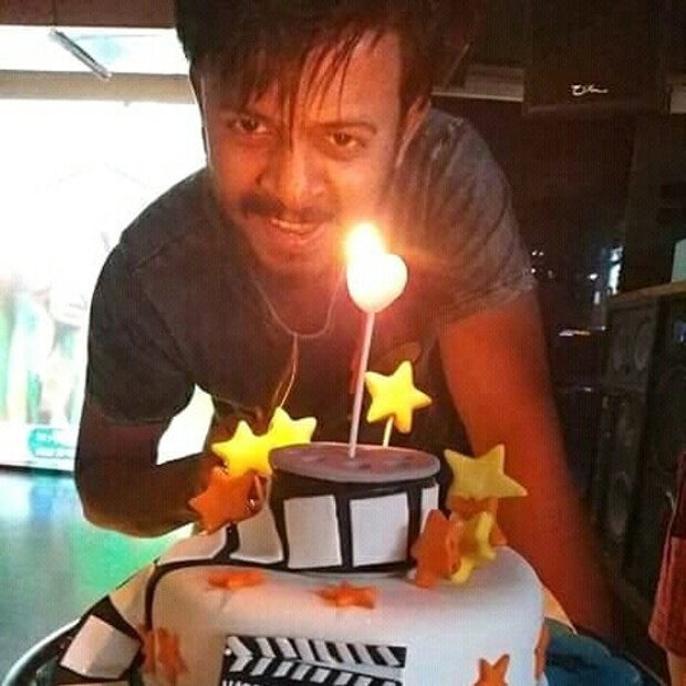 • অবশ্য বন্ধুদের সঙ্গে কেক কাটিং সেরিমনিও হয়েছিল ৷ ছবি: ইনস্টাগ্রাম ৷