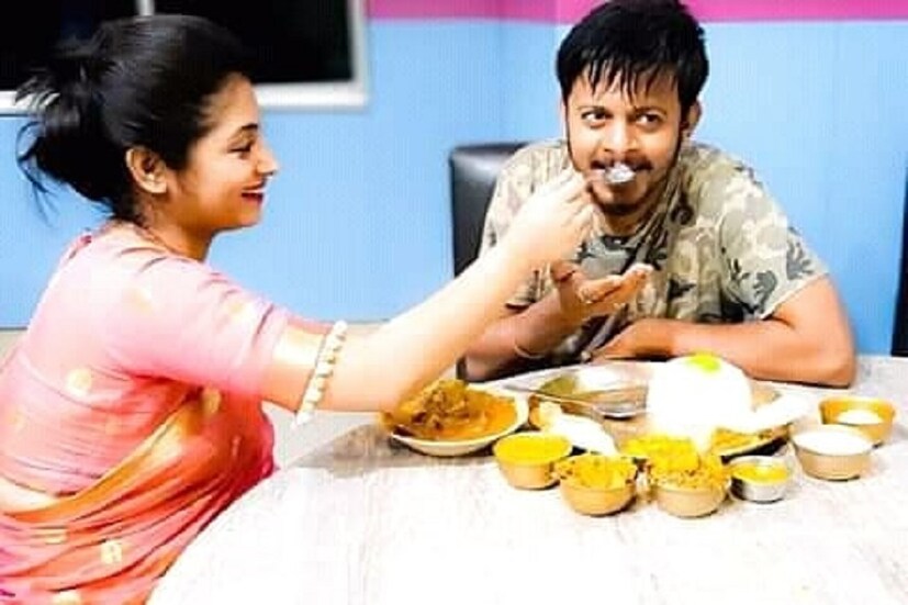 • ছোট পর্দার দর্শকদের কাছে এখন সন্ধ্যে ৭টায় চোখ থাকে টিভিতে আটকে ৷ কারণ সেই সময় ‘কৃষ্ণকলী’তে বুঁদ থাকেন সিরিয়ালপ্রেমীরা ৷ ছবি: ইনস্টাগ্রাম ৷
