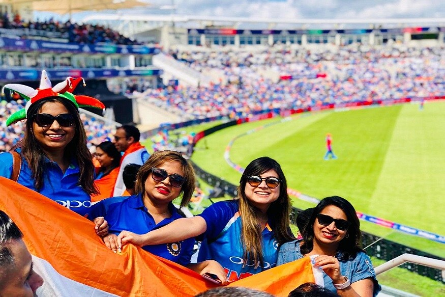 আফগানিস্তানকে সহজ প্রতিপক্ষ মনে হলেও, এবারে তাদের বিরুদ্ধেই সব থেকে কম স্কোর করল টিম ইন্ডিয়া৷ কিন্তু সাউদাম্পটনের মাঠে উপস্থিত প্রবাসী ভারতীয় তথা বাঙালিদের উৎসাহ ছিল নজরকাড়া৷ আফগানিস্তানকে সহজ প্রতিপক্ষ মনে হলেও, এবারে তাদের বিরুদ্ধেই সব থেকে কম স্কোর করল টিম ইন্ডিয়া৷ কিন্তু সাউদাম্পটনের মাঠে উপস্থিত প্রবাসী ভারতীয় তথা বাঙালিদের উৎসাহ ছিল নজরকাড়া৷
