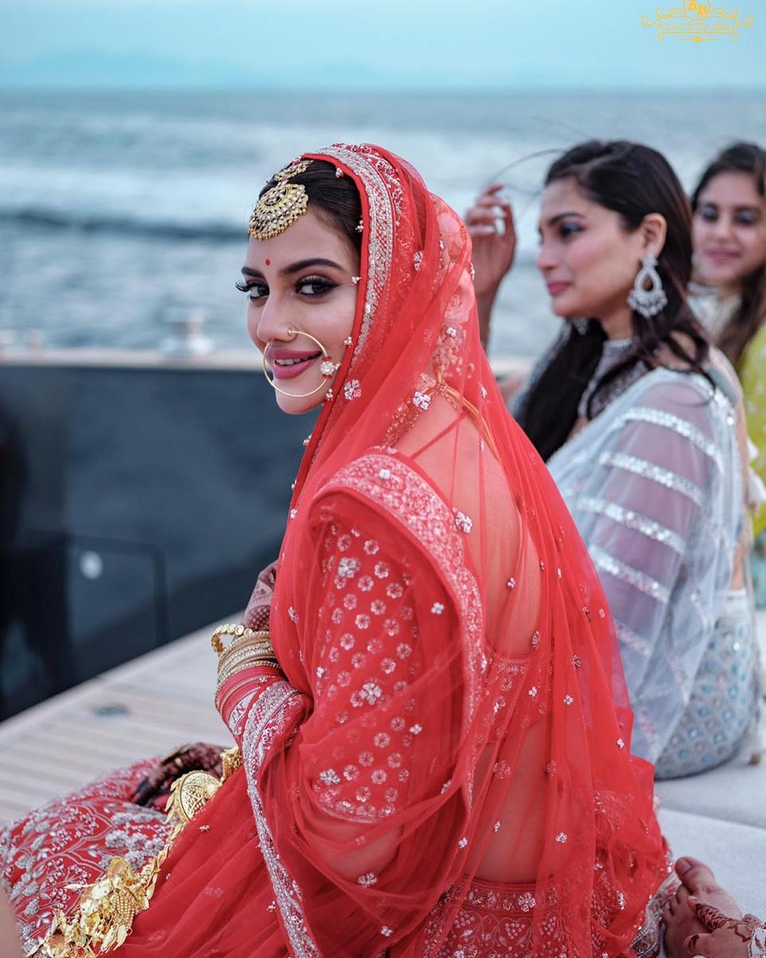 • তবে বিয়ের দিনটা একেবারে অন্যরকম ৷ যে কোনও বাঙালি মেয়ের মতো তিনিও স্বপ্ন দেখেছিলেন ওই দিন লাল রংই থাকবে তাঁর পরণে ৷ ছবি: ইনস্টাগ্রাম ৷ • তবে বিয়ের দিনটা একেবারে অন্যরকম ৷ যে কোনও বাঙালি মেয়ের মতো তিনিও স্বপ্ন দেখেছিলেন ওই দিন লাল রংই থাকবে তাঁর পরণে ৷ ছবি: ইনস্টাগ্রাম ৷