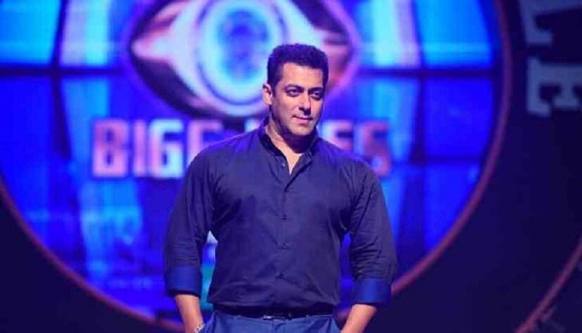 ♦ আর এ বার নাকি তাঁর সেই পরিশ্রমিক দ্বিগুনেরও বেশি হতে চলেছে ৷ শোনা যাচ্ছে, ‘বিগ বস ১৩’-র উপস্থাপনার জন্য এপিসোড পিছু ৩১ কোটি টাকা করে পারিশ্রমিক পেতে চলেছেন এই বলিউড সুপারস্টার ৷