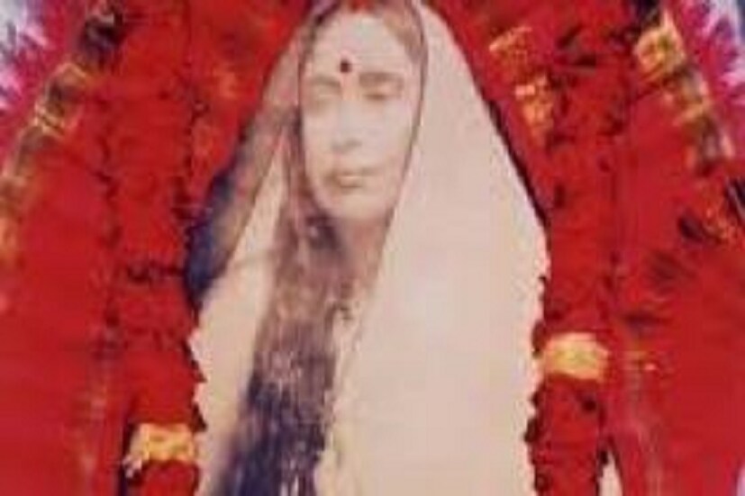 একাধারে তিনি মা লক্ষ্মী, সরস্বতী, মা দুর্গা, কখনও তিনি অন্নপূর্ণা, দুর্গতিনাশিনী ৷ জীবনে বাড়ে শক্তি, কেটে যায় সমস্ত দুর্বলতা ৷