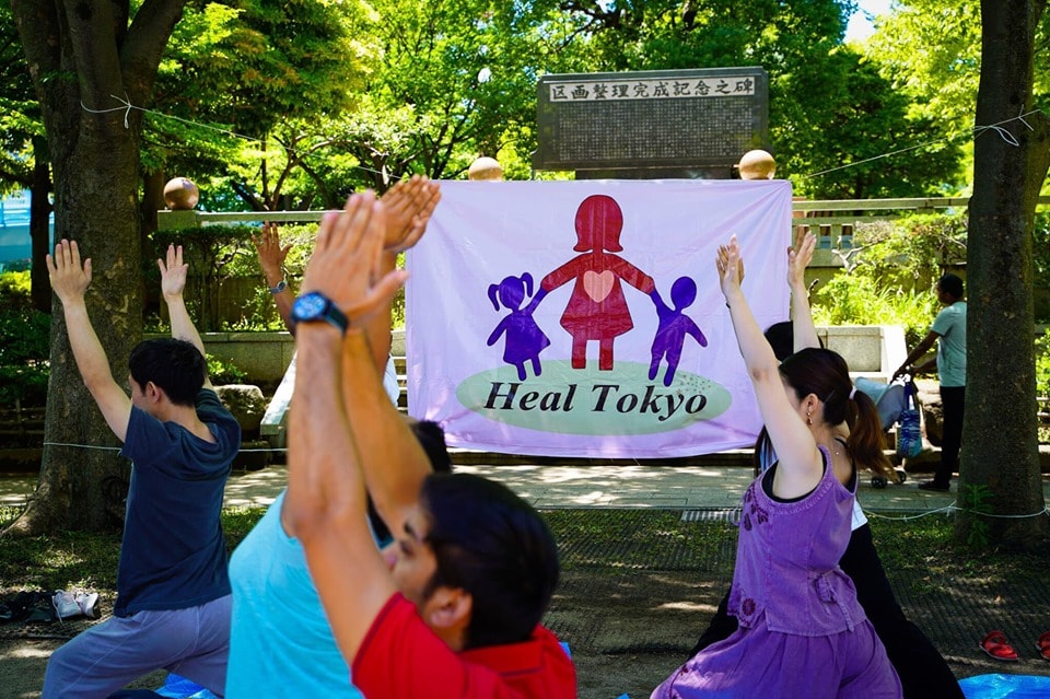 নূপুরের তৈরি এনজিও Heal Tokyo এখন জাপানের পাশাপাশি বিশ্বের বিভিন্ন দেশেই যথেষ্ট জনপ্রিয় ৷ ‘আসুন নিজেরাই নিজেদের বদলাই ৷ একে অপরের সমস্যা সমাধানে এগিয়ে আসি... ৷’ এই মন্ত্রেই এগিয়ে চলেছেন বাংলার মেয়ে নুপূর ৷ নূপুরের তৈরি এনজিও Heal Tokyo এখন জাপানের পাশাপাশি বিশ্বের বিভিন্ন দেশেই যথেষ্ট জনপ্রিয় ৷ ‘আসুন নিজেরাই নিজেদের বদলাই ৷ একে অপরের সমস্যা সমাধানে এগিয়ে আসি... ৷’ এই মন্ত্রেই এগিয়ে চলেছেন বাংলার মেয়ে নুপূর ৷