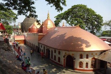 অম্বুবাচী পুজোর আগে কামাখ্যা মন্দিরের পাশেই মুণ্ড কেটে ‘বলি’ দেওয়া হল মহিলাকে! অম্বুবাচী পুজোর আগে কামাখ্যা মন্দিরের পাশেই মুণ্ড কেটে ‘বলি’ দেওয়া হল মহিলাকে!