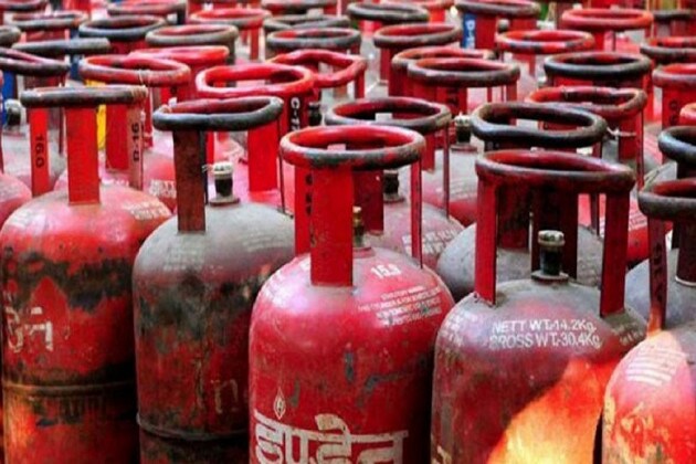 LPG গ্যাস সিলিন্ডারের দাম বাড়তে চলেছে আজ থেকেই । তবে গতকাল ভর্তুকিহীন গ্যাস সিলিন্ডারের দাম কমেছে প্রায় ১০০ টাকা, ভর্তুকিযুক্ত রান্নার গ্যাসের দাম বৃদ্ধি হবে আজ থেকেই । LPG গ্যাস সিলিন্ডারের দাম বাড়তে চলেছে আজ থেকেই । তবে গতকাল ভর্তুকিহীন গ্যাস সিলিন্ডারের দাম কমেছে প্রায় ১০০ টাকা, ভর্তুকিযুক্ত রান্নার গ্যাসের দাম বৃদ্ধি হবে আজ থেকেই ।