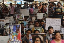 এনআরএসের ঘটনার নজিরবিহীন প্রতিবাদ, দিনভর বিভিন্ন হাসপাতাল চত্বরে বিক্ষোভ এনআরএসের ঘটনার নজিরবিহীন প্রতিবাদ, দিনভর বিভিন্ন হাসপাতাল চত্বরে বিক্ষোভ