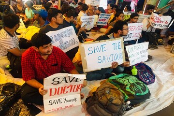 NRS-এর আঁচ দিল্লি, মুম্বই, বেঙ্গালুরু, হায়দরাবাদে, প্রতীকী প্রতিবাদে চিকিৎসকরা
