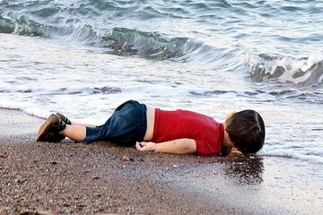 রইল এমন কিছু ছবি, যা দেখে কেঁপে উঠেছিল গোটা বিশ্ব