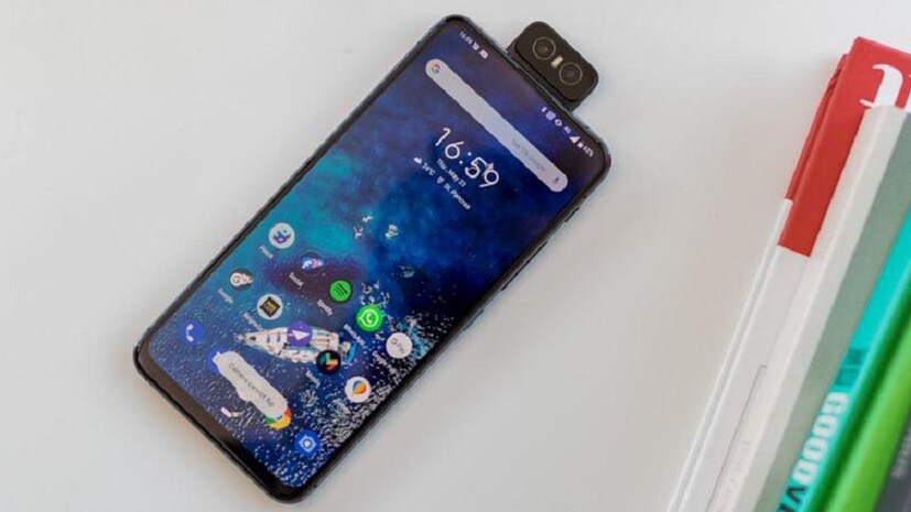 ফোনের ভিতরে থাকছে Snapdragon 855 প্রসেসর, 8GB পর্যন্ত RAM আর 256GB পর্যন্ত স্টোরেজ। আরও থাকছে Adreno 640 GPU।