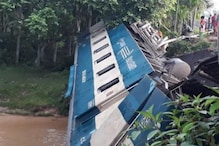 বাংলাদেশে ভয়াবহ রেল দুর্ঘটনা, নিহত ৫, আহত শতাধিক বাংলাদেশে ভয়াবহ রেল দুর্ঘটনা, নিহত ৫, আহত শতাধিক