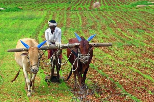 দ্বিতীয় বার কেন্দ্রে ক্ষমতায় আসার পর থেকেই কৃষকদের উন্নয়নের জন্য একাধিক পদক্ষেপ নিয়ে চলেছে মোদি সরকার ৷ সূত্রের খবর অনুযায়ী, কৃষকদের আয় বাড়ানোর জন্য নীতি আয়োগ কনজিউমার অ্যাফেয়ার মন্ত্রালয়ের কাছে Essential Commodity Act ছাড় দেওয়ার আবেদন জানানো হয়েছে ৷ দ্বিতীয় বার কেন্দ্রে ক্ষমতায় আসার পর থেকেই কৃষকদের উন্নয়নের জন্য একাধিক পদক্ষেপ নিয়ে চলেছে মোদি সরকার ৷ সূত্রের খবর অনুযায়ী, কৃষকদের আয় বাড়ানোর জন্য নীতি আয়োগ কনজিউমার অ্যাফেয়ার মন্ত্রালয়ের কাছে Essential Commodity Act ছাড় দেওয়ার আবেদন জানানো হয়েছে ৷