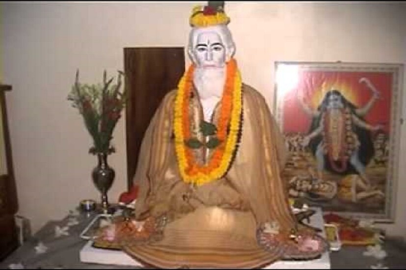 রণে, বনে, জলে, জঙ্গলে বিপদে পড়লেই রক্ষা করবেন তিনি ৷ এই ভাবেই সবাইকে অভয় দিয়েছেন তিনি ৷