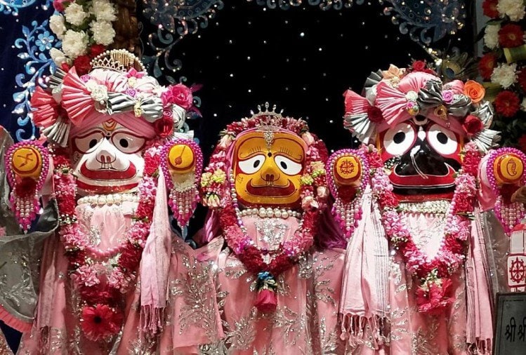 • ২৫) পাত মনোহার মিষ্টি ২৬) তাকুয়া মিষ্টি, ২৭) ভাগ পিঠে, ২৮) গোটাই অর্থাৎ নিমকি, ২৯) দলমা অর্থাৎ ভাত ও সবজি • ২৫) পাত মনোহার মিষ্টি ২৬) তাকুয়া মিষ্টি, ২৭) ভাগ পিঠে, ২৮) গোটাই অর্থাৎ নিমকি, ২৯) দলমা অর্থাৎ ভাত ও সবজি