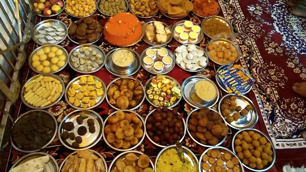 • ৪০) পিঠে, ৪১) কানজি অর্থাৎ চাল দিয়ে বিশেষ মিষ্টি. ৪২) দাহি পাখাল অর্থাৎ দই ভাত, ৪৩) বড় আরিশা, ৪৪) ত্রিপুরি • ৪০) পিঠে, ৪১) কানজি অর্থাৎ চাল দিয়ে বিশেষ মিষ্টি. ৪২) দাহি পাখাল অর্থাৎ দই ভাত, ৪৩) বড় আরিশা, ৪৪) ত্রিপুরি