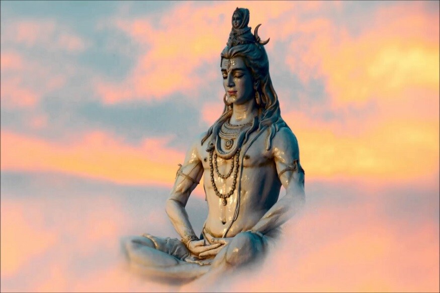 লোকটার ভাবগতিক নারদের ভাল লাগলনা। কিছু একটা যেন লুকোতে চাইছেন! কী তা ? এসব ভাবতে ভাবতে নারদ হাজির হলেন সেই চাঁপা গাছটির কাছে। ওমা ! গাছে যে একটাও ফুল নেই! কোথায় গলে? নারদ খোদ চাঁপা গাছকেই জিজ্ঞেস করলেন, '' আহা রে, তোমার সমস্ত ফুলই কি ওই ব্রাহ্মণ তুলে নিয়ে গেছে?' উত্তরে চাঁপা এমন ভাব দেখাল যেন কিচ্ছুটি জানে না! নারদ বুঝলেন কিছু একটা রহস্য আছে! আসল ঘটনাটা না-জানা পর্যন্ত শান্তি নেই!Representative imagePhoto Source: Collected লোকটার ভাবগতিক নারদের ভাল লাগলনা। কিছু একটা যেন লুকোতে চাইছেন! কী তা ? এসব ভাবতে ভাবতে নারদ হাজির হলেন সেই চাঁপা গাছটির কাছে। ওমা ! গাছে যে একটাও ফুল নেই! কোথায় গলে? নারদ খোদ চাঁপা গাছকেই জিজ্ঞেস করলেন, '' আহা রে, তোমার সমস্ত ফুলই কি ওই ব্রাহ্মণ তুলে নিয়ে গেছে?' উত্তরে চাঁপা এমন ভাব দেখাল যেন কিচ্ছুটি জানে না! নারদ বুঝলেন কিছু একটা রহস্য আছে! আসল ঘটনাটা না-জানা পর্যন্ত শান্তি নেই!Representative imagePhoto Source: Collected