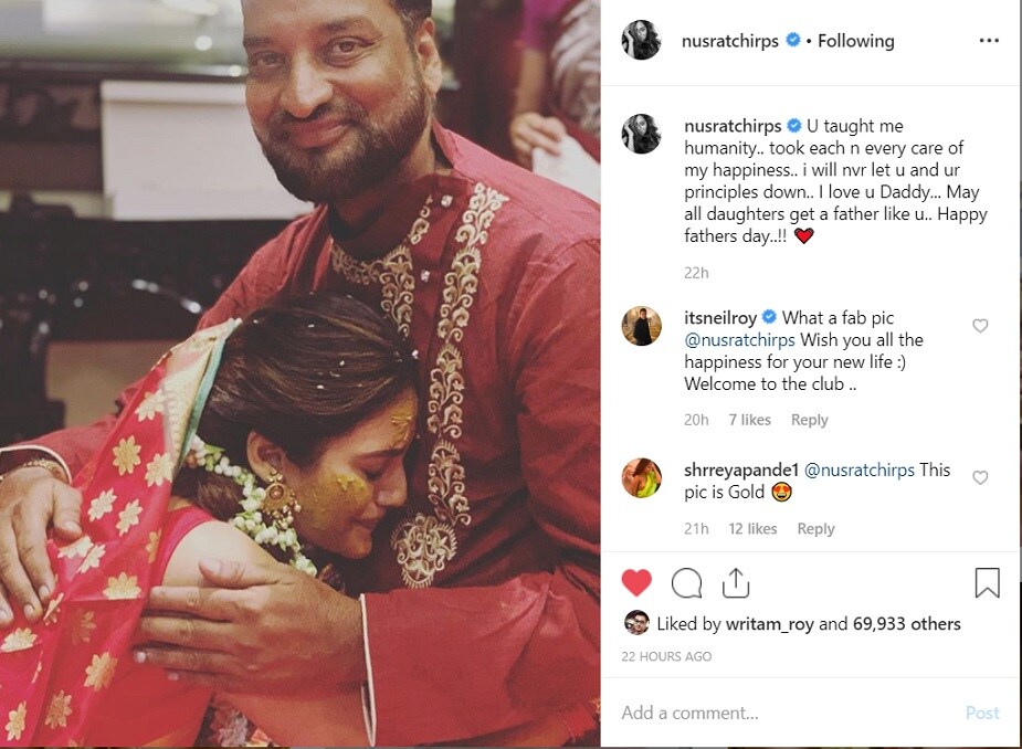 সামনেই বিয়ে ৷ ইতিমধ্যেই কলকাতা ছেড়ে তুরস্কের বোদরুমের উদ্দেশে রওনা নিয়ে টলিউড অভিনেত্রী তথা সাংসদ নুসরত জাহান ৷ এরই সঙ্গে প্রাক-বিবাহ অনুষ্ঠান চলছে ৷ গায়ে হলুদের সময় বাবার সামনে কান্নায় ভেঙে পড়েন ‘বাবার লাডলি’নুসরত ৷ সামনেই বিয়ে ৷ ইতিমধ্যেই কলকাতা ছেড়ে তুরস্কের বোদরুমের উদ্দেশে রওনা নিয়ে টলিউড অভিনেত্রী তথা সাংসদ নুসরত জাহান ৷ এরই সঙ্গে প্রাক-বিবাহ অনুষ্ঠান চলছে ৷ গায়ে হলুদের সময় বাবার সামনে কান্নায় ভেঙে পড়েন ‘বাবার লাডলি’নুসরত ৷