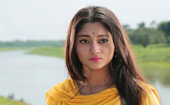 চলতি বছরের বেশ ভালো নম্বর নিয়েই মাধ্যমিকে পাশ করেছেন পূজা ৷ সিনেমার পাশাপাশি অভিনয়টাও জমিয়ে করে যাবেন পূজা ৷ চলতি বছরের বেশ ভালো নম্বর নিয়েই মাধ্যমিকে পাশ করেছেন পূজা ৷ সিনেমার পাশাপাশি অভিনয়টাও জমিয়ে করে যাবেন পূজা ৷