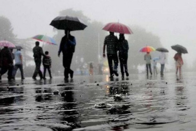 সোমবারের রেকর্ড তাপমাত্রার পর এদিন বৃষ্টি হওয়াতে কিছুটা হলেও কমেছে তাপমাত্রা ৷ আগামী কয়েক ঘণ্টায় দিল্লি-সহ আশপাশের এলাকায় বৃষ্টির সম্ভাবনা রয়েছে বলে জানিয়েছে আবহাওয়া দফতর ৷ সোমবারের রেকর্ড তাপমাত্রার পর এদিন বৃষ্টি হওয়াতে কিছুটা হলেও কমেছে তাপমাত্রা ৷ আগামী কয়েক ঘণ্টায় দিল্লি-সহ আশপাশের এলাকায় বৃষ্টির সম্ভাবনা রয়েছে বলে জানিয়েছে আবহাওয়া দফতর ৷