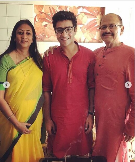 জামাইষষ্ঠী উপলক্ষে এদিন লাল পাঞ্জাবিতে সেজে ঋদ্ধিমার বাড়ি হাজির হয়েছিলেন গৌরব ৷  ছবি সৌজন্যে- ঋদ্ধিমার ইনস্টাগ্রাম অ্যাকাউন্ট