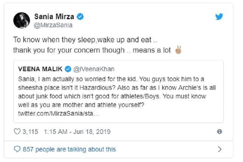 বীণার করা এই তির্যক মন্তব্যের জন্য একেবারেই চুপ থাকেননি  সানিয়া ৷ তিনি লেখেন বাচ্চা কখন ওঠে, কখন খায় এসব নিয়ে এত ভাবেন বীণা ৷ এর জন্য তাঁকে ধন্যবাদ ৷ এরপর অবশ্য লড়াই আরও বড় আকার নেয় ৷ Photo Courtesy- Twitter