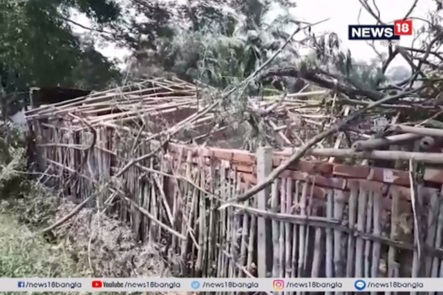  হাওড়ার আমতার কুশবেড়িয়ায় আচমকা ঝড় ওঠায় সমস্ত লন্ডভন্ড হয়ে যায় এলাকা ৷