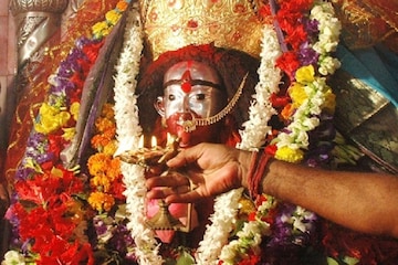 রাতে ফলহারিনী কালী পুজো, মাকে এই জিনিস দিতে ভুললেই জীবনে নেমে আসবে ঘোর অমাবস্যা