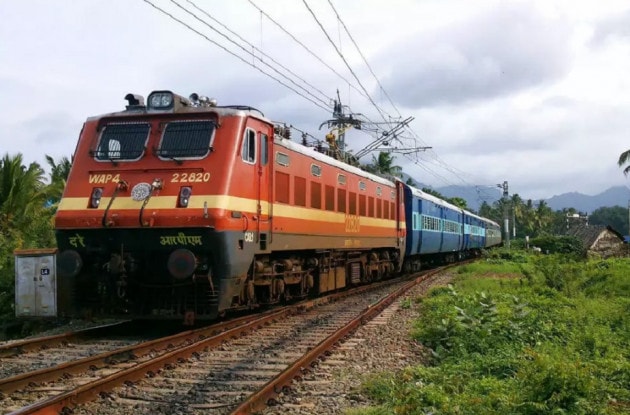 এর পাশাপাশি হাটিয়া থেকে শাঙ্কির জন্য প্যাসেঞ্জার ট্রেন পরিষেবা চালু করা হচ্ছে ৷ এই ট্রেনটি হাটিয়া স্টেশন থেকে সকাল ৫:৪০ এ ছাড়বে ও শাঙ্কিতে ১০.১৫ সময় ছাড়বে ৷ এর পাশাপাশি হাটিয়া থেকে শাঙ্কির জন্য প্যাসেঞ্জার ট্রেন পরিষেবা চালু করা হচ্ছে ৷ এই ট্রেনটি হাটিয়া স্টেশন থেকে সকাল ৫:৪০ এ ছাড়বে ও শাঙ্কিতে ১০.১৫ সময় ছাড়বে ৷