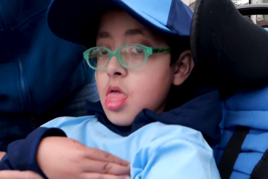 ইংল্যান্ডকে সমর্থন করলেও ক্রিস গেইলের ভক্ত ওয়েস। ইউনিভার্স বসের চার-ছক্কার বন্যা দেখে খুশি আর ধরে না ওয়েসের। ইংল্যান্ডকে সমর্থন করলেও ক্রিস গেইলের ভক্ত ওয়েস। ইউনিভার্স বসের চার-ছক্কার বন্যা দেখে খুশি আর ধরে না ওয়েসের।